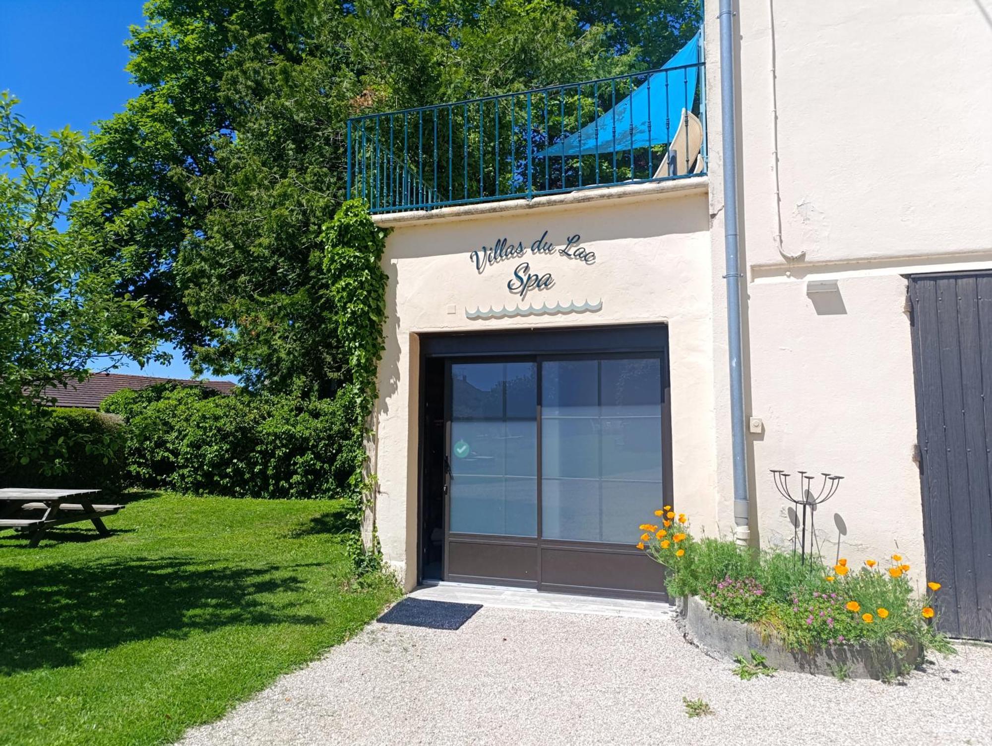 קליירבו-לה-לאק Villas-Du-Lac Appartements De Vacances Et Espace Spa Prive מראה חיצוני תמונה